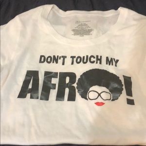 “Don’t touch my Afro” t-shirt
